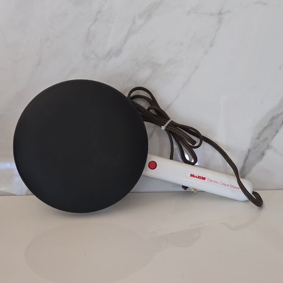 MCM Electric Crepe Maker in Black and White MAXIM ELECTRIC CREPE MAKER CM-5 - Picture 1 of 11